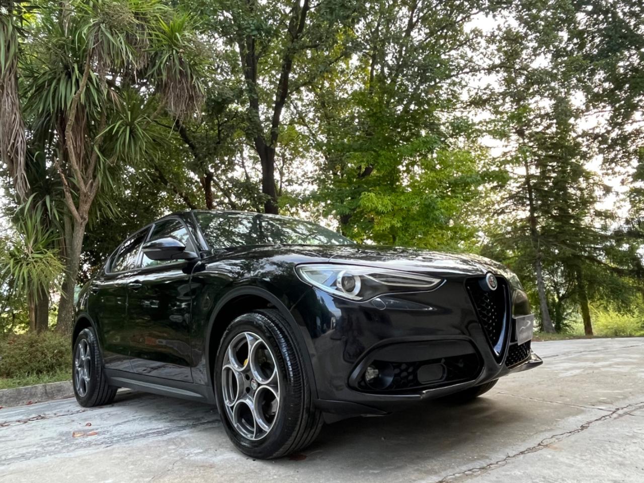 Alfa Romeo Stelvio 2.2 TOTAL BLACK 210 CV AT8 Q4 Executive