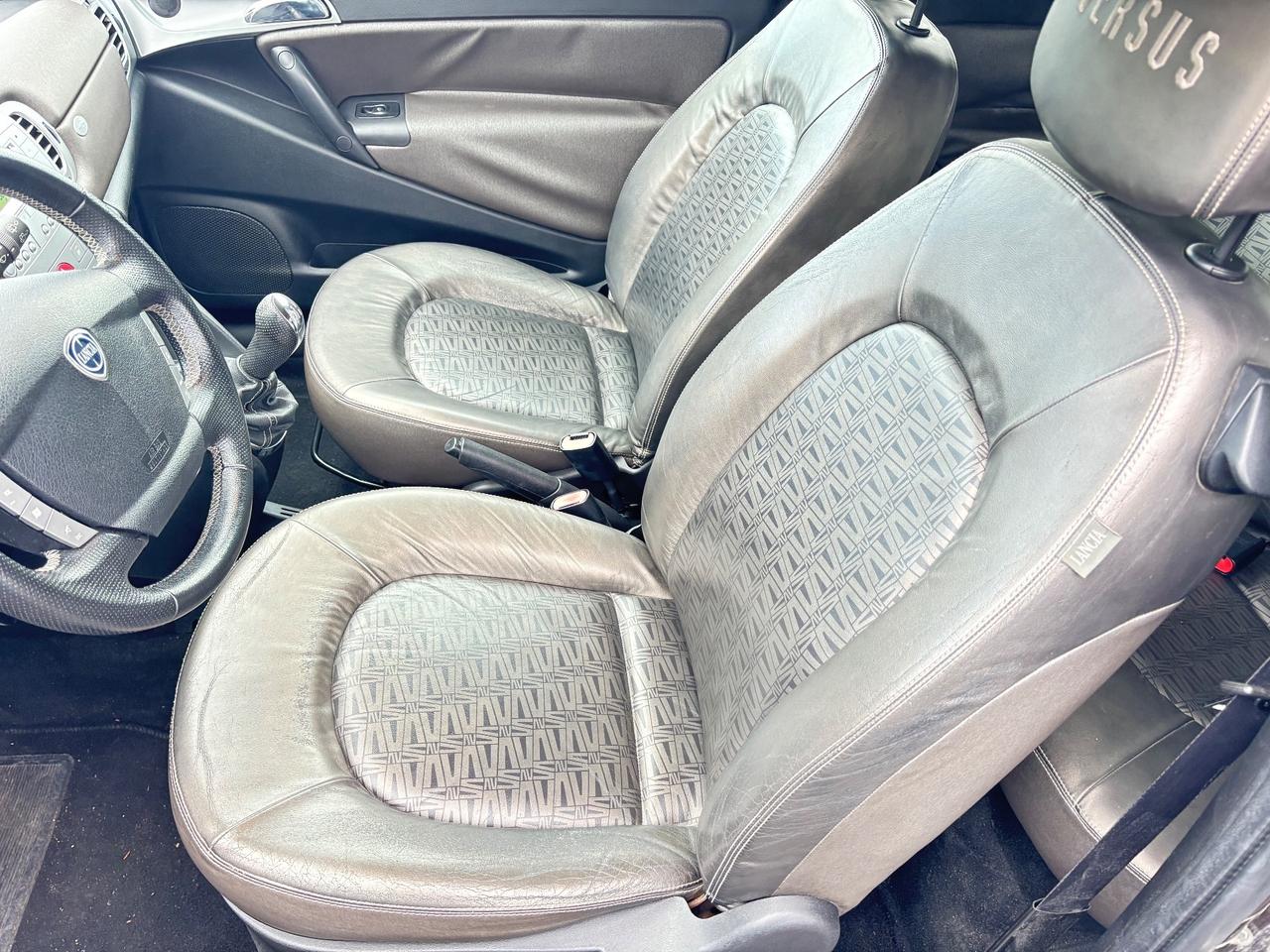 Lancia Ypsilon 1.3 MJT 75 CV Versus