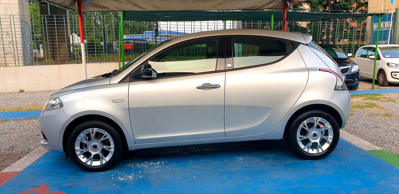 LANCIA YPSILON 1.2 BENZINA G.P.L DI CASA 76MILA KM EURO 6
