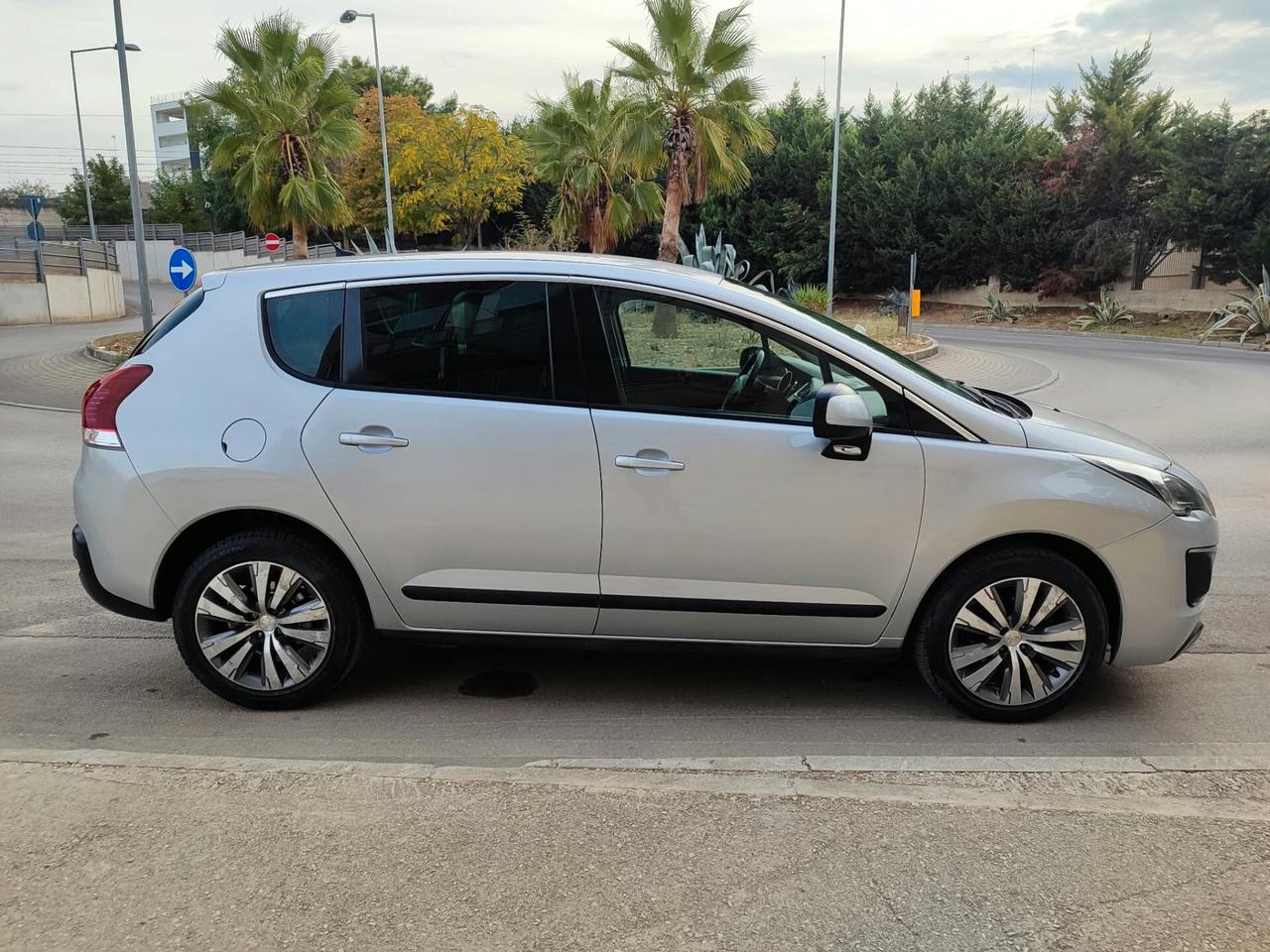 Peugeot 3008 1.6 HDi 115CV PRONTA CONSEGNA
