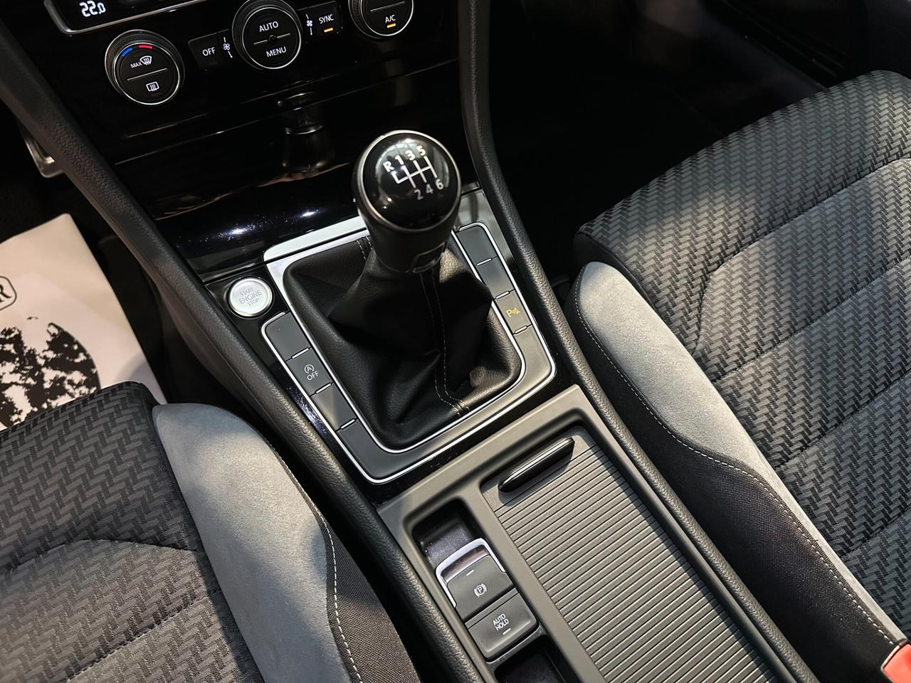 Volkswagen Golf 1.5 TSI ACT - R line Apple Car Play Full LED