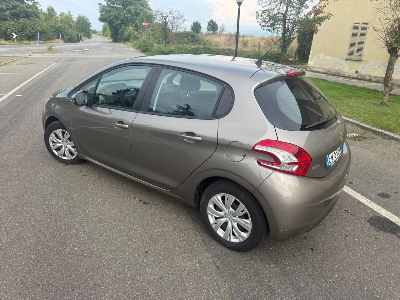 PEUGEOT 208 1.4 DIESEL EURO 5B NEOPATENTATI
