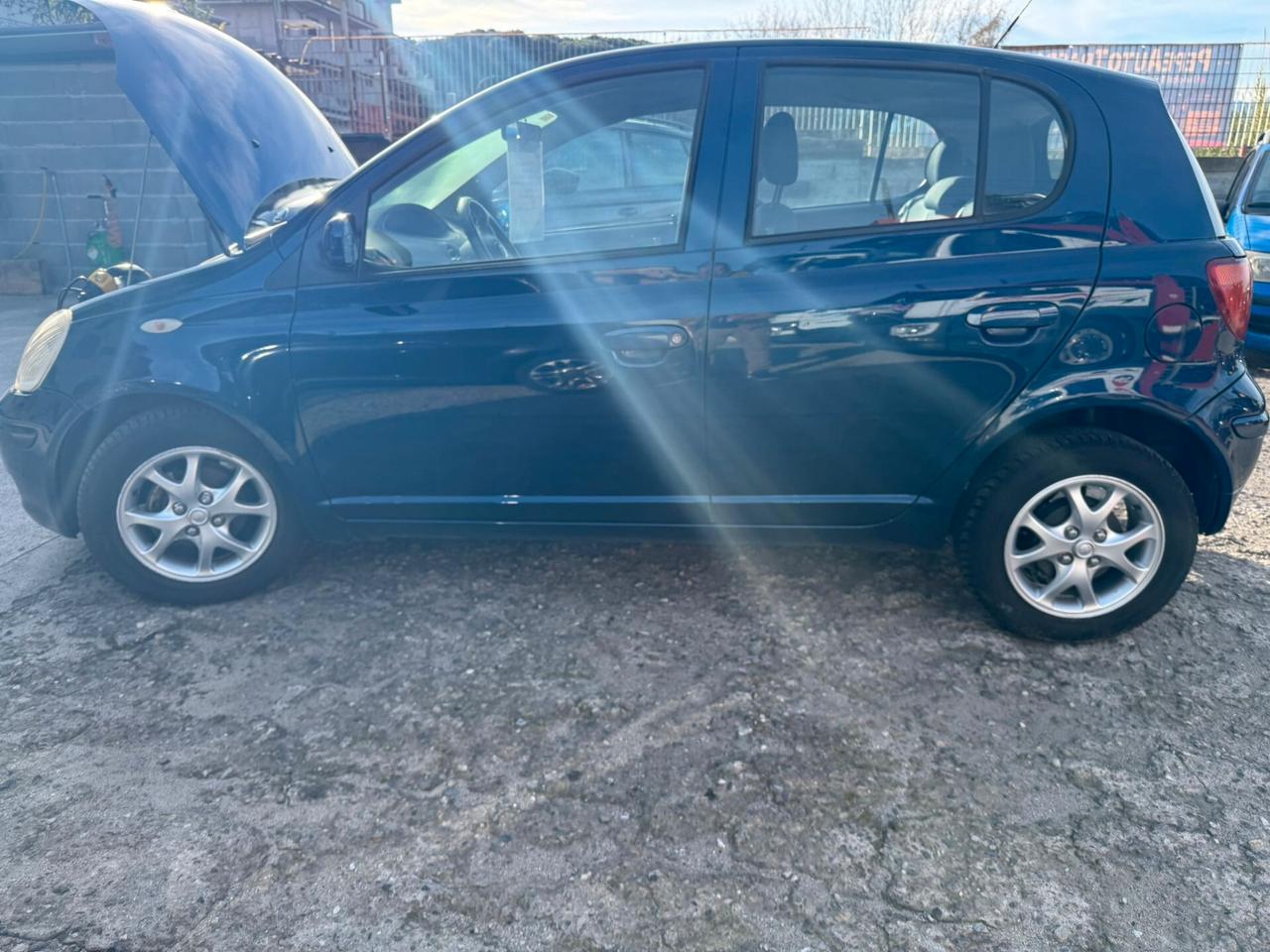 Toyota Yaris 1.0 5 porte Sol