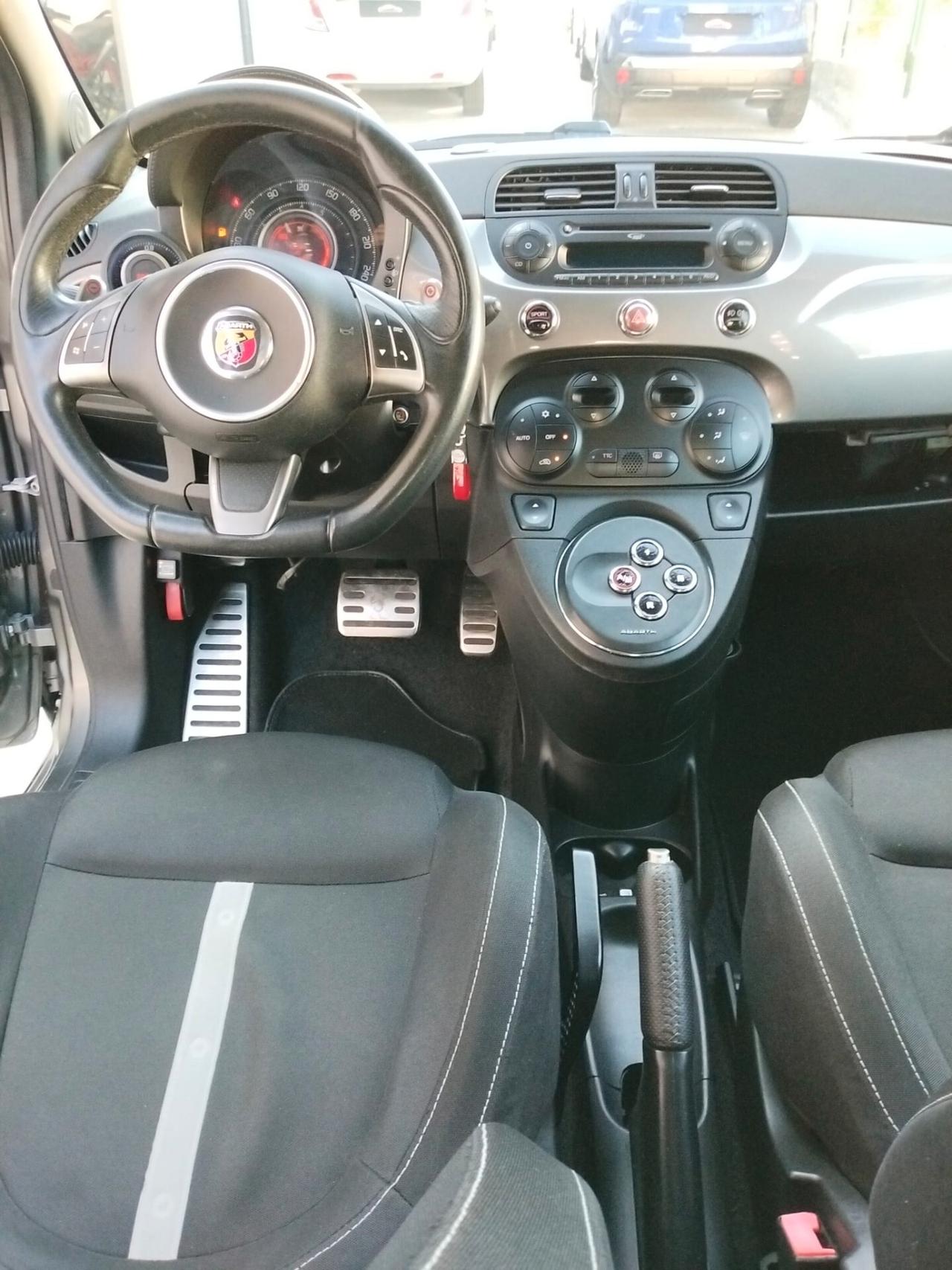 Abarth 500 C 1.4 Turbo T-Jet MTA