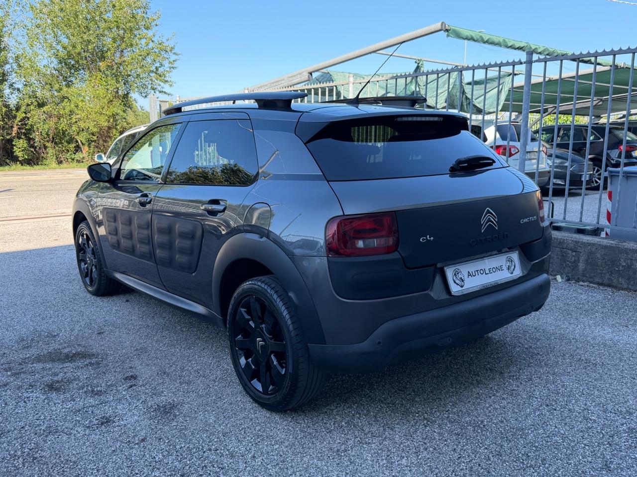 Citroen C4 Cactus 1.2 82cv Just Black