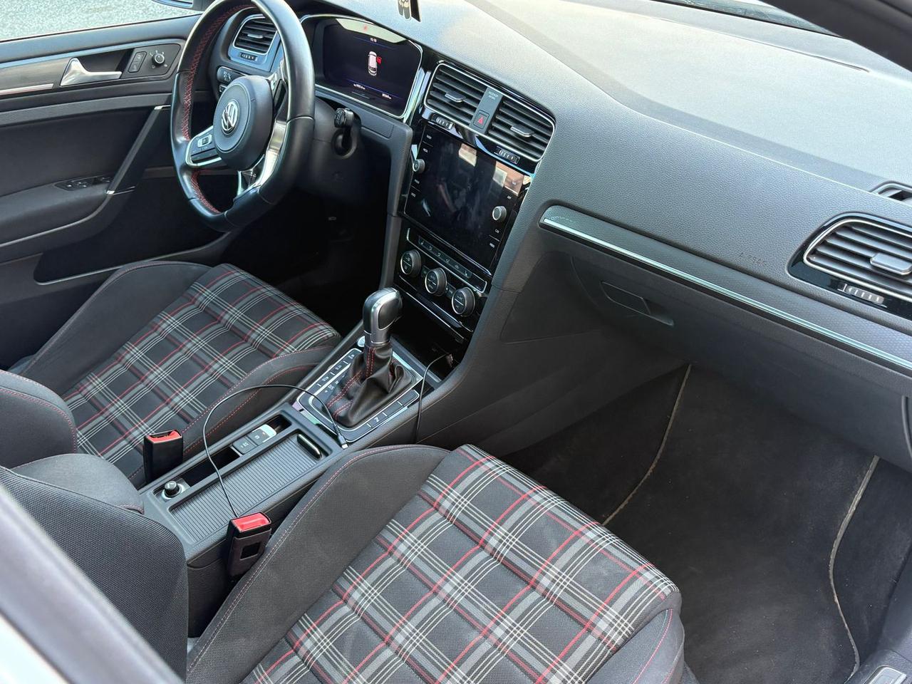 Volkswagen Golf GTI VW Golf 2.0 TSI GTI Per #10296