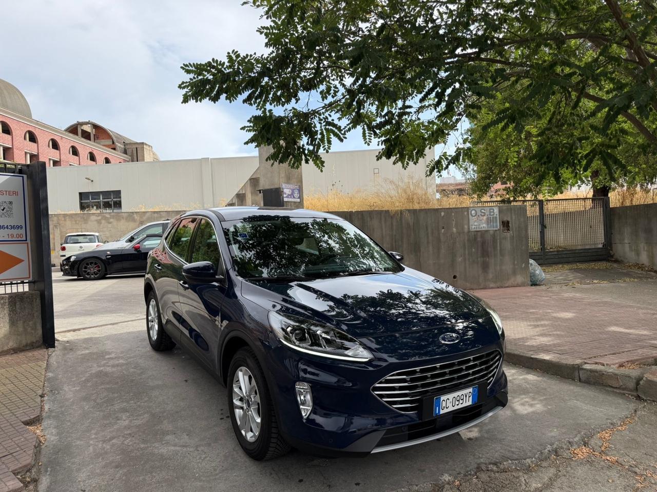 Ford Kuga 1.5 KM. 49.000! NEW MODEL