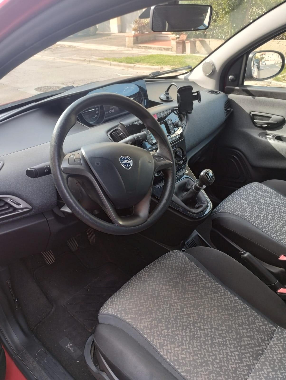 Lancia Ypsilon 1.2 69 CV 5 porte S&S Platinum
