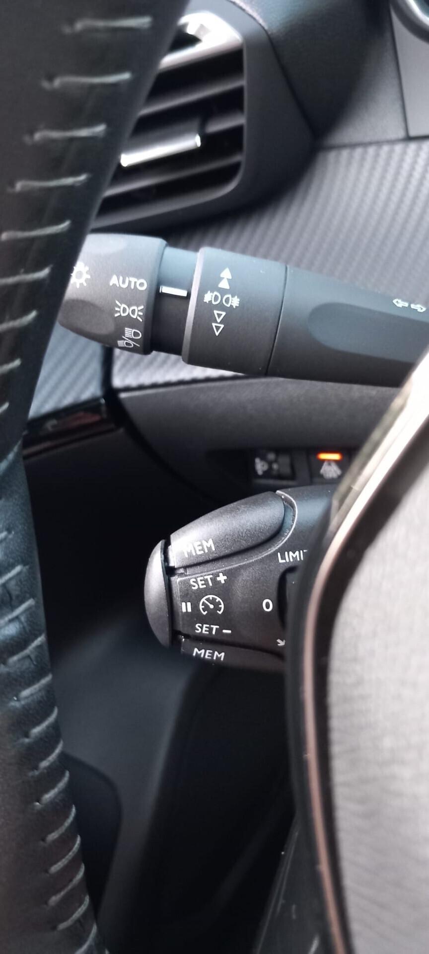 Peugeot 2008 1.2 benz. PureTech 130 S&S Allure Pack