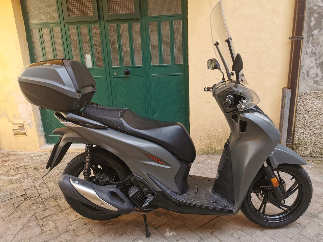 Honda SH 125 MATT GREY