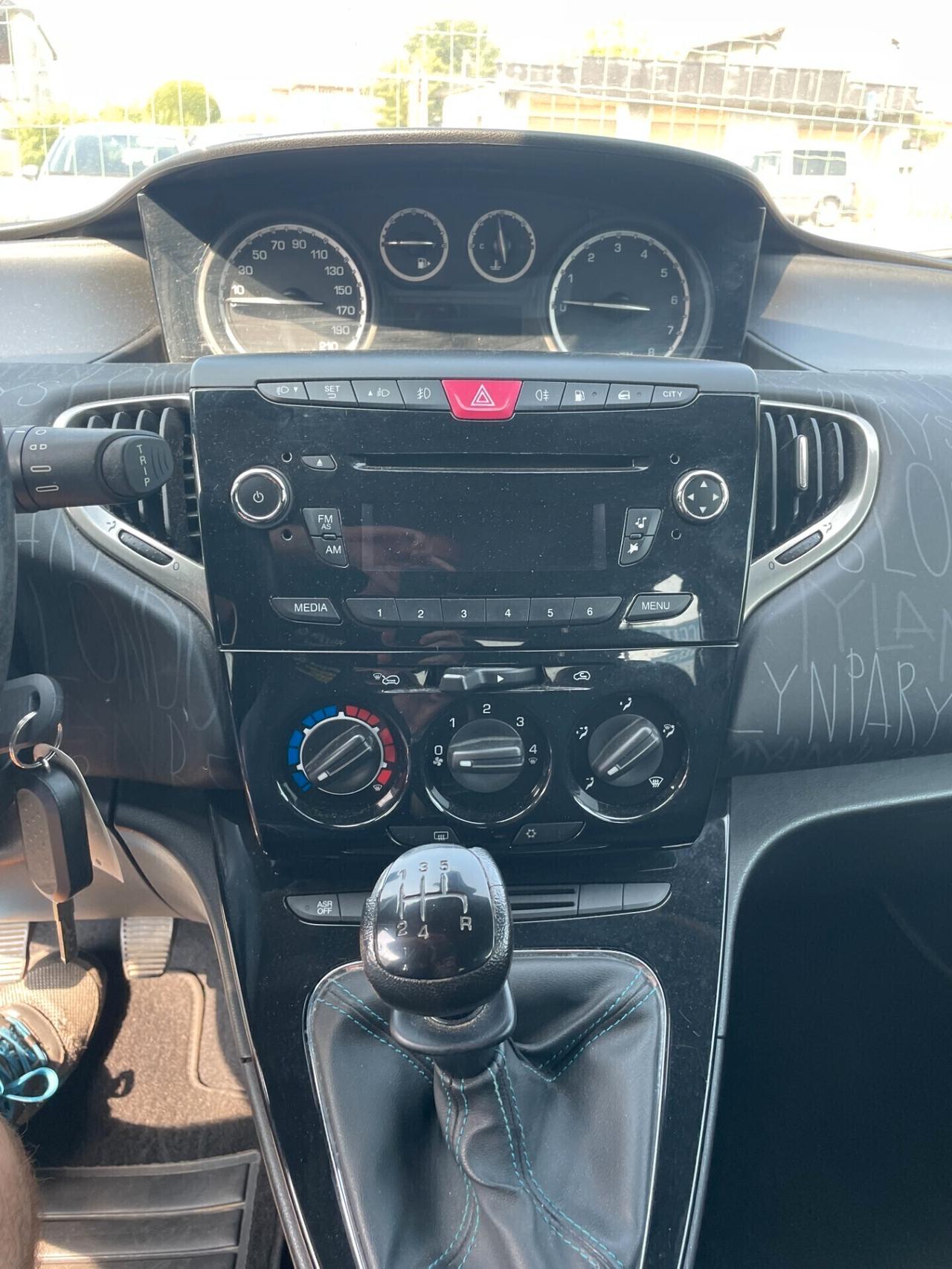 Lancia Ypsilon 1.2 69 CV 5 porte GPL Ecochic Elefantino