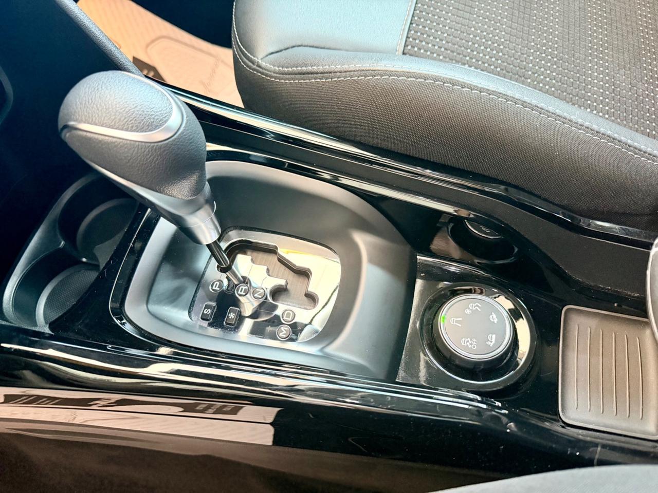 Peugeot 2008 1.2Benz 110cv Autom. Euro6