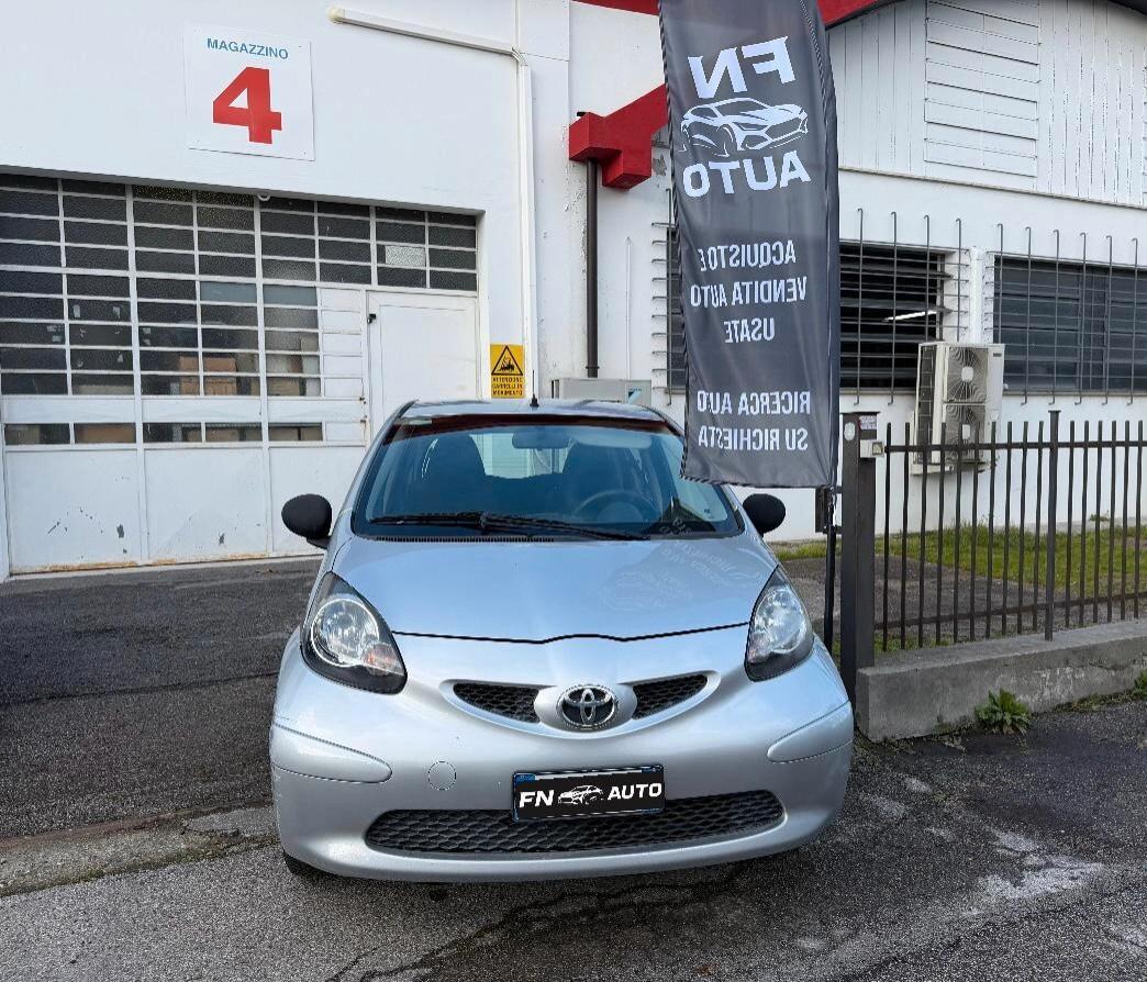 Toyota Aygo 1.0 5 P GARANZIA.