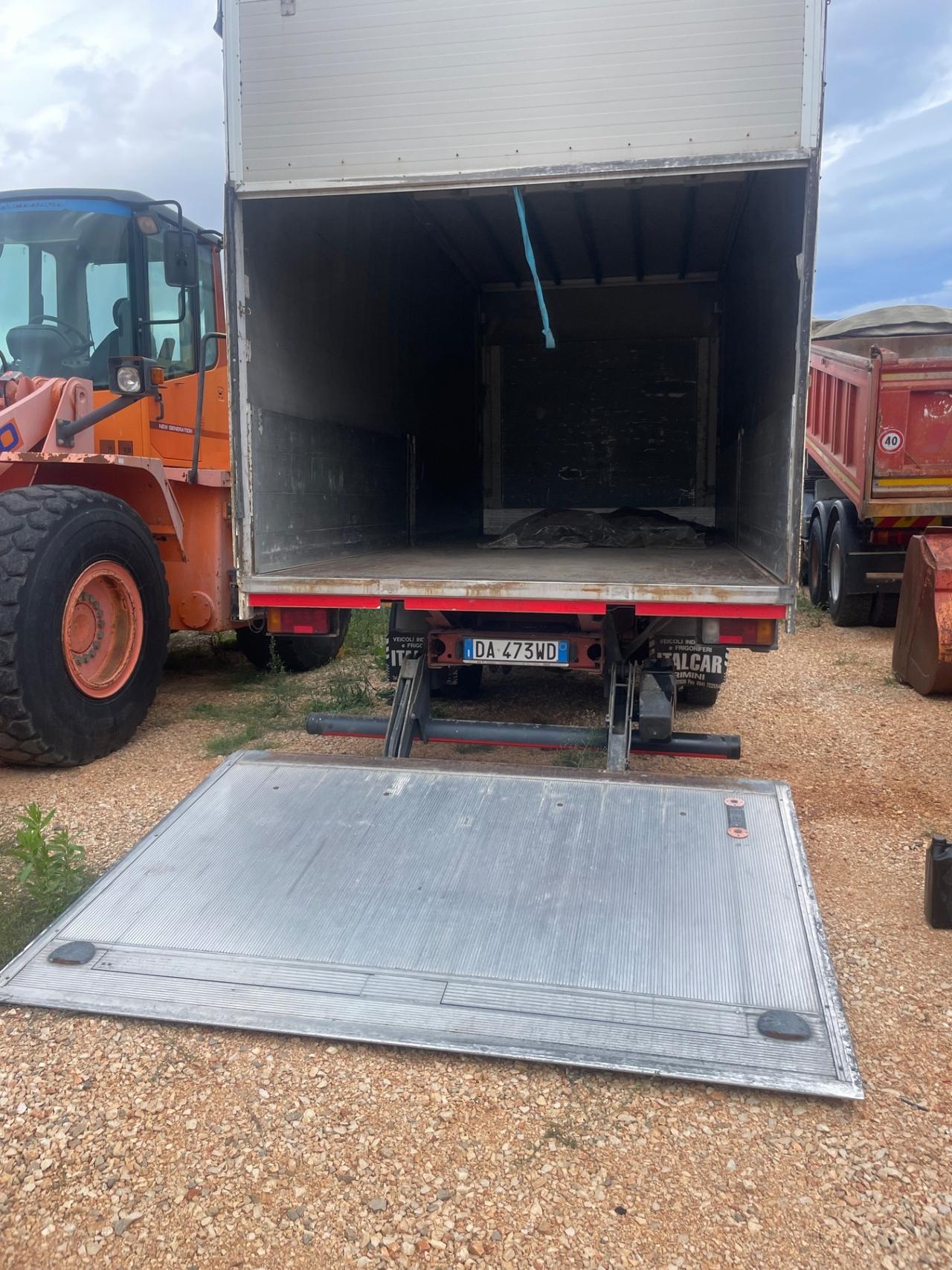 Iveco Eurocargo 75 E 15 con sponda