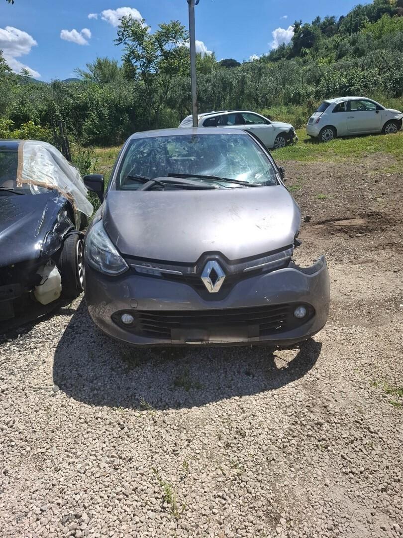 RENAULT CLIO 2015 1.5 DCI SINISTRATA