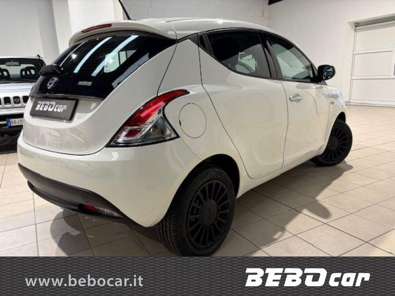 Lancia Ypsilon 1.0 FireFly 5 porte S&S Hybrid Silver