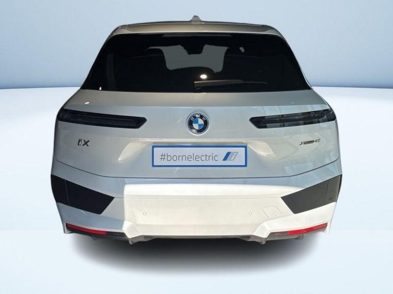 BMW iX xDrive40 MSPORT