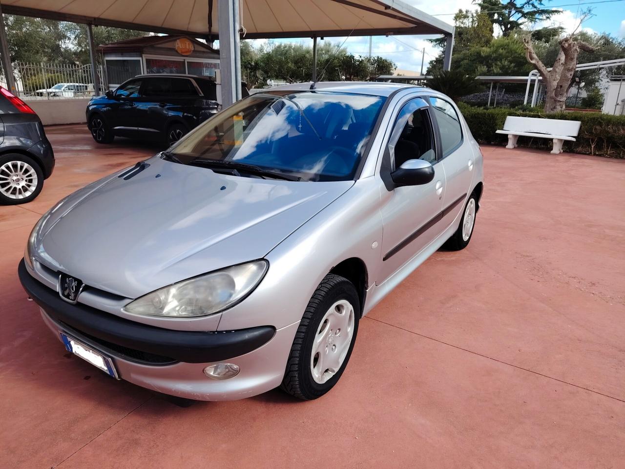 Peugeot 206 1.4 hdi 5 porte + gancio