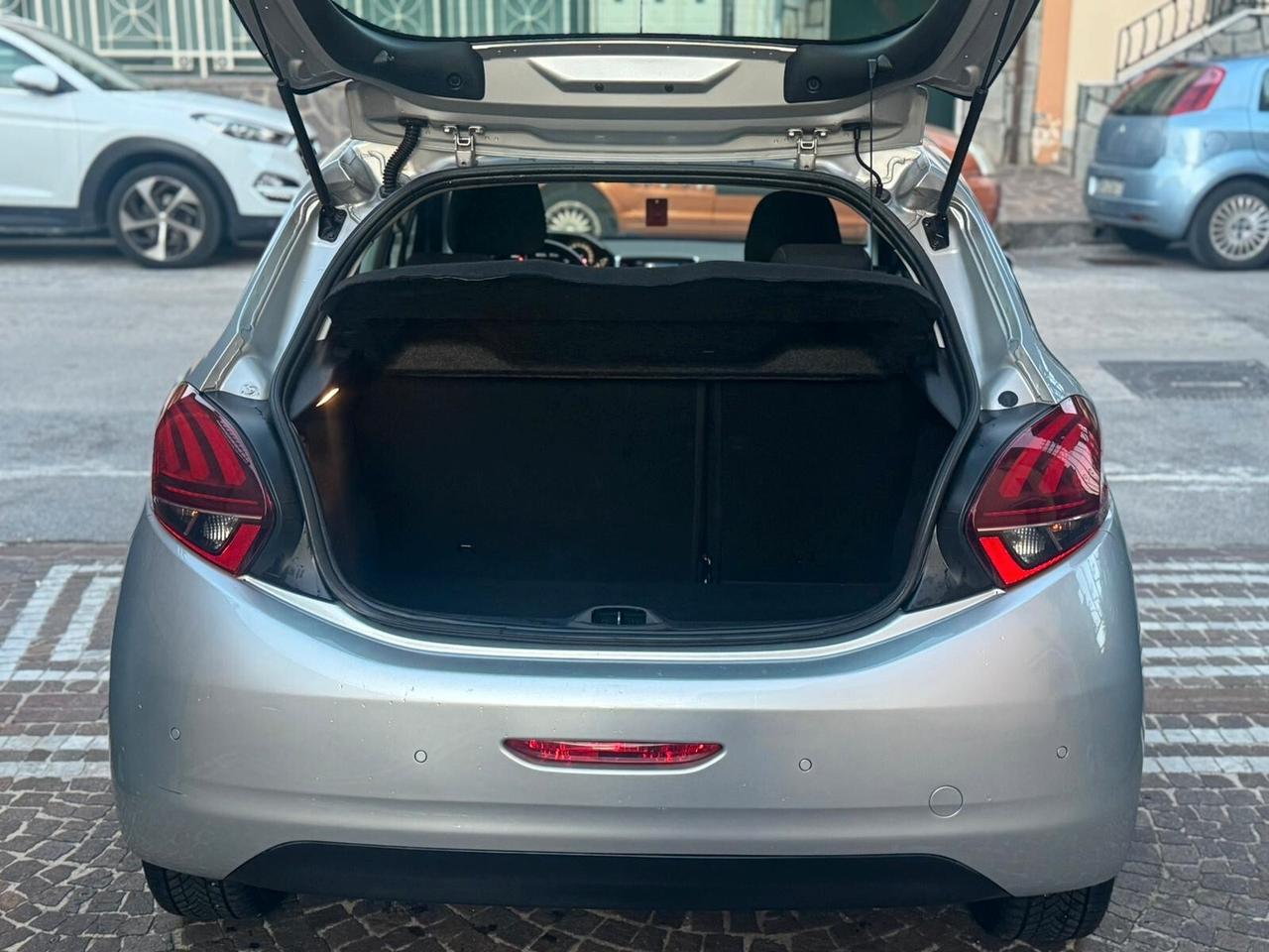 Peugeot 208 PureTech 82 5p. GPL Active