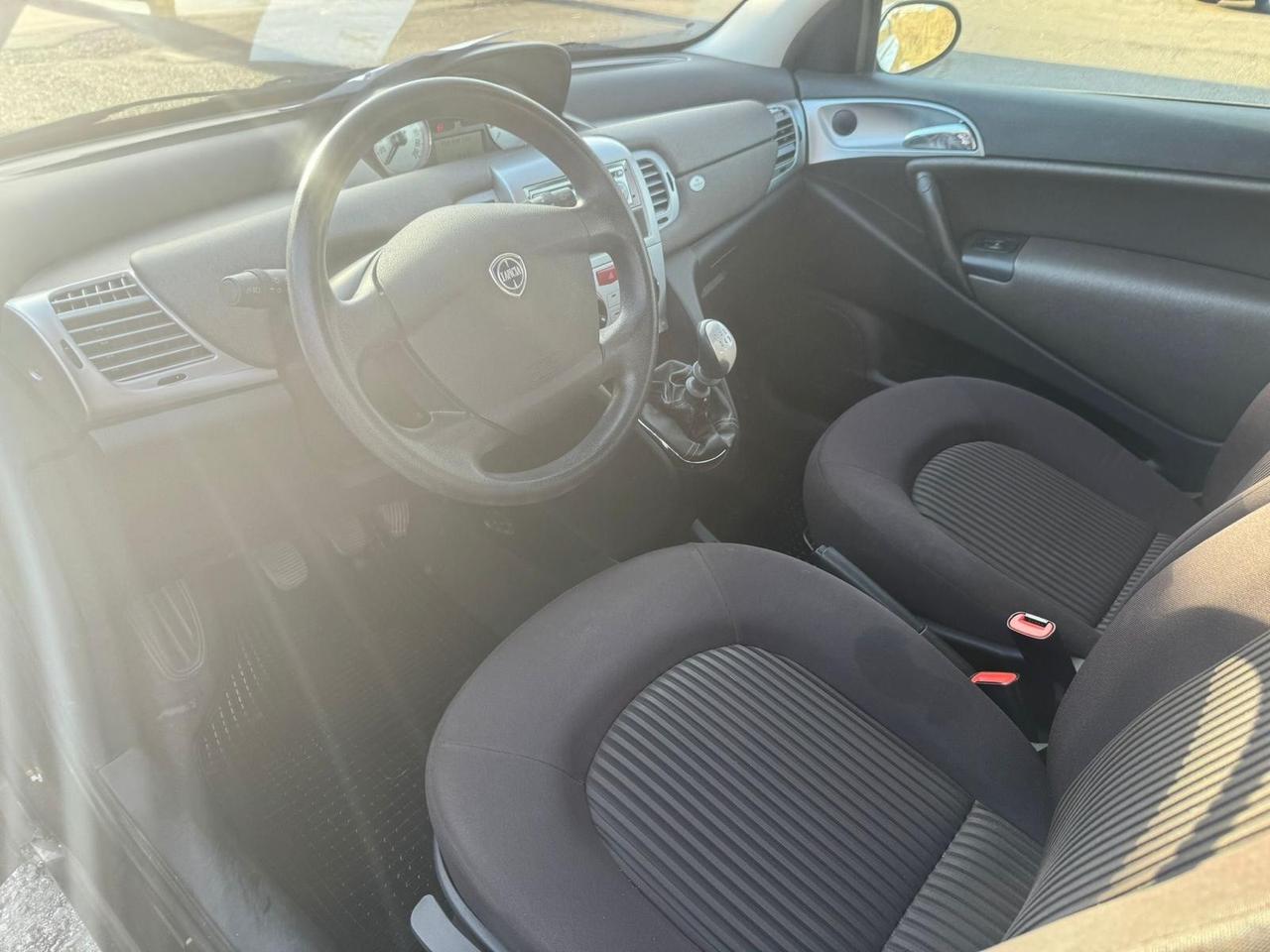 Lancia Ypsilon 1.2 Argento