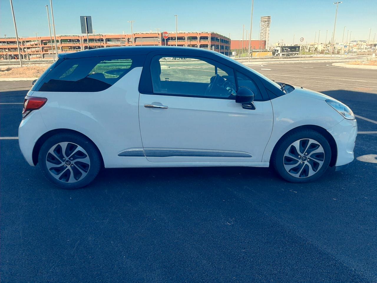 Ds DS3 DS 3 1.6 e-HDi 90 airdream Just Black ADATTA A NEOPATENTATI