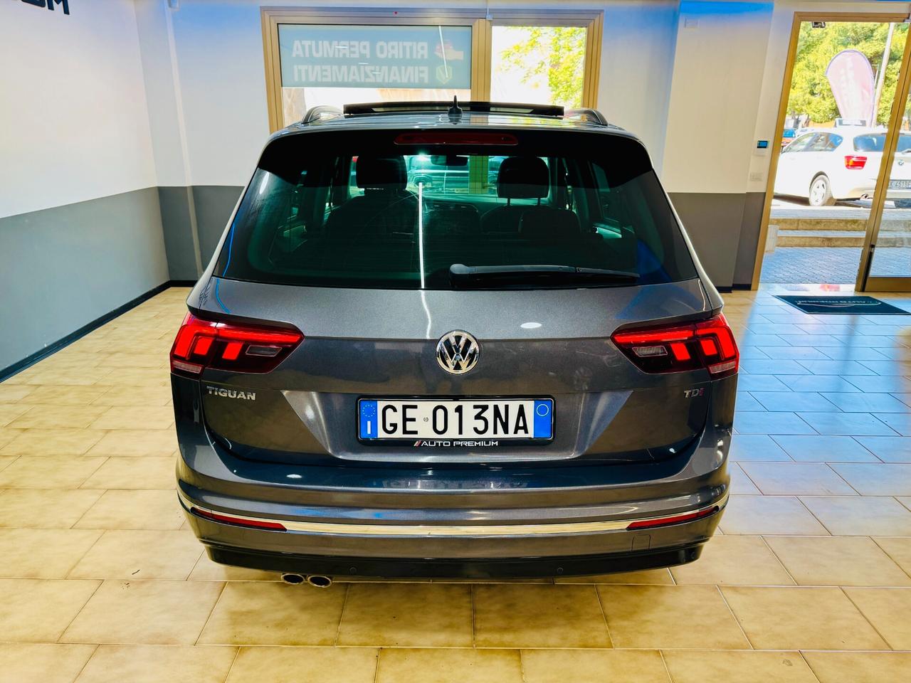VW Tiguan 2.0 TDI DSG 4MOTION R-Line Tetto / LED / R.Cam