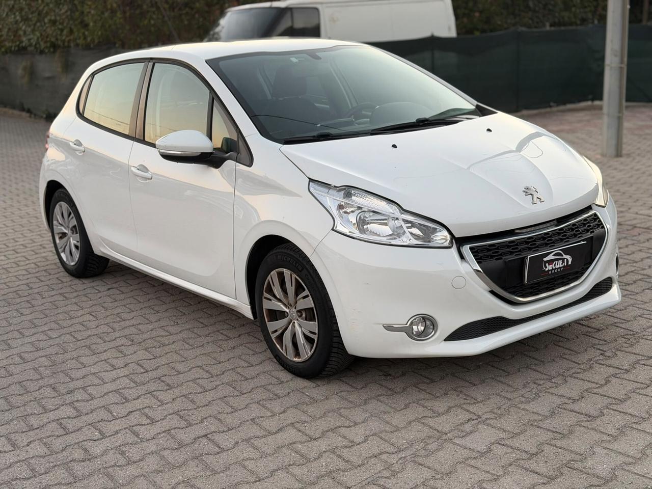 Peugeot 208 1.4 HDi 68 CV 5 porte Access