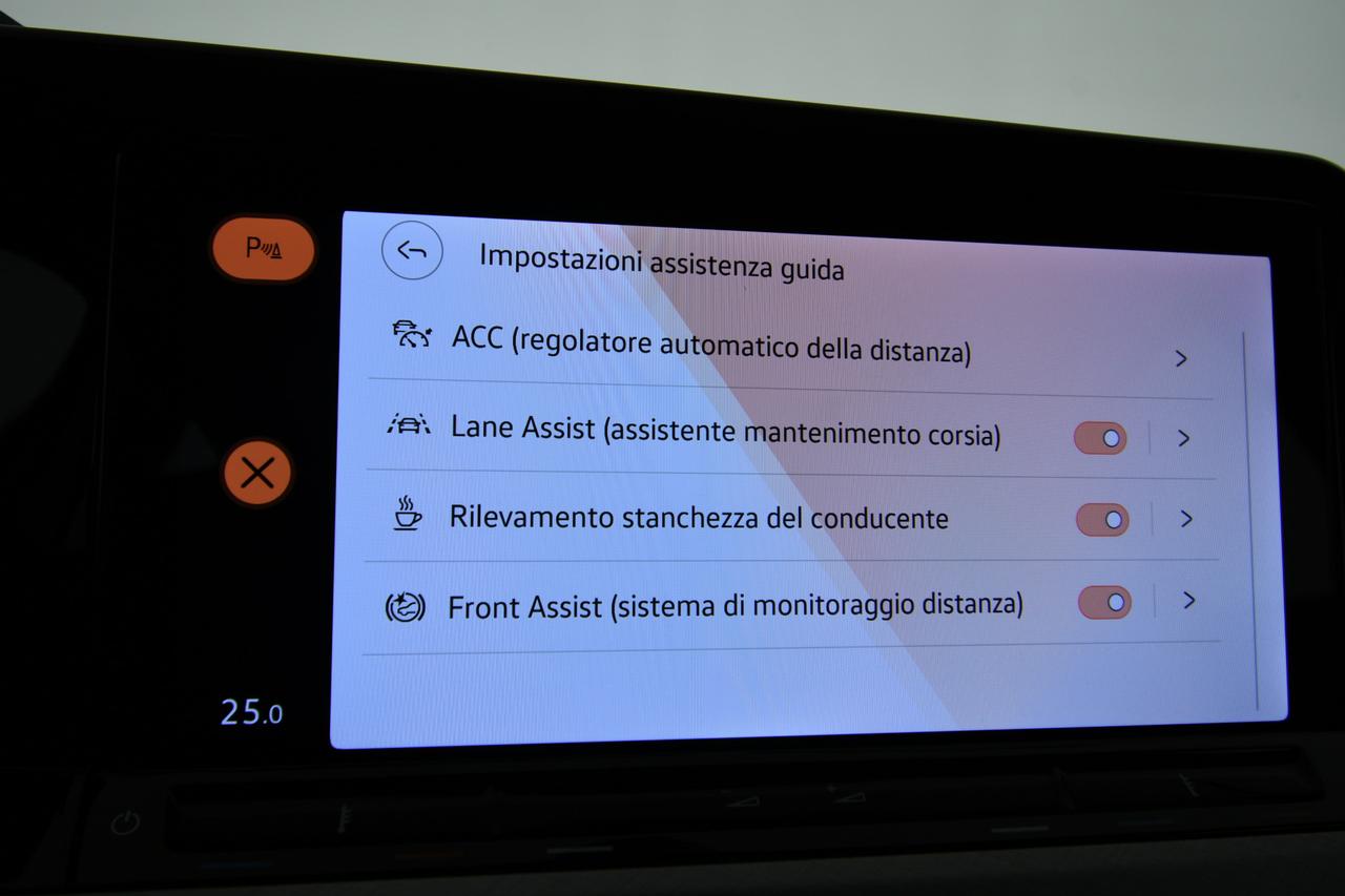 VOLKSWAGEN Golf 2.0 tdi Life 115cv CAMERA+ACC+APP CONNECT+NEOPATENTATI