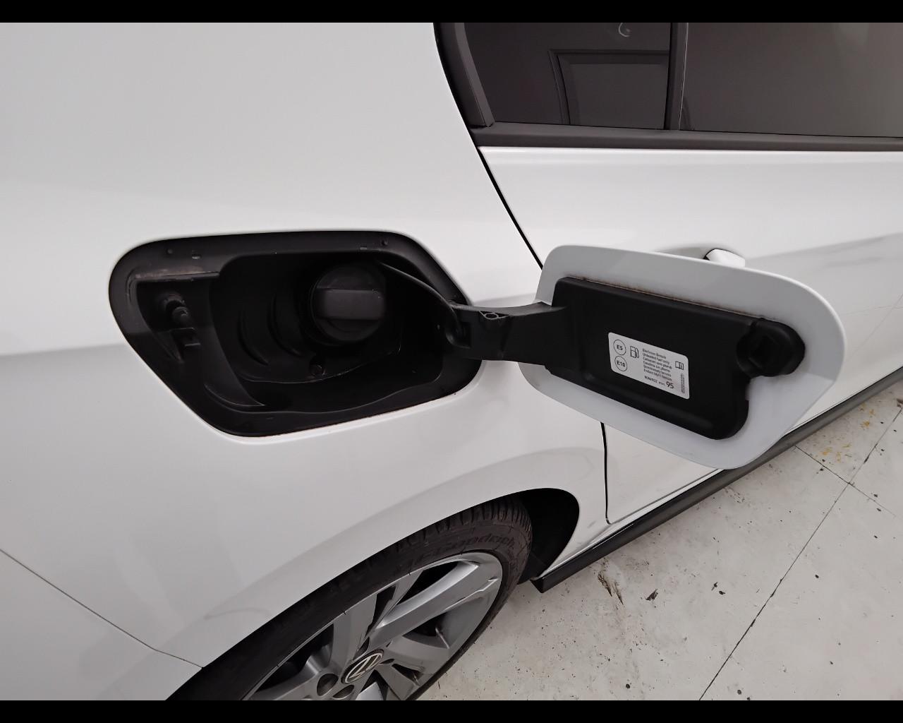 VOLKSWAGEN Golf VIII 2020 - Golf 1.5 etsi evo R-Line 130cv dsg