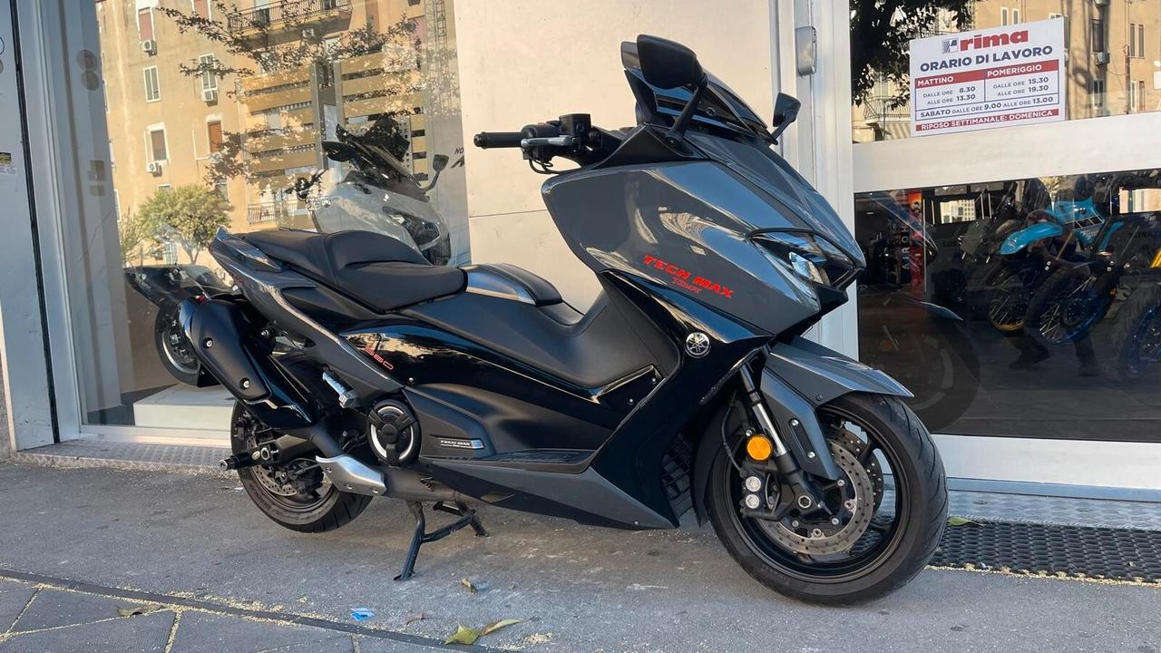 Yamaha TMAX 560