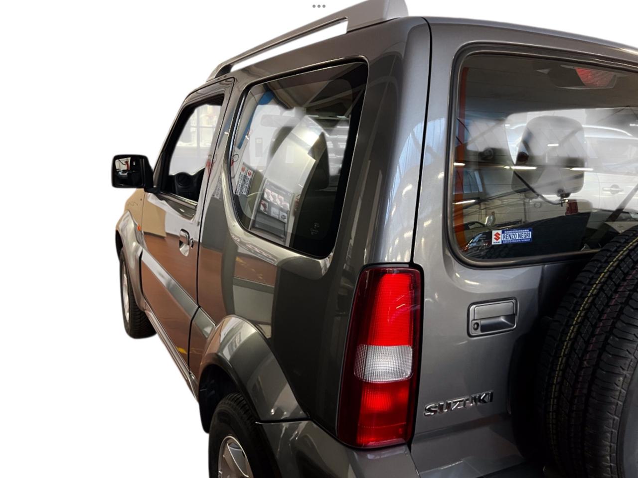 Suzuki Jimny 1.3i 16V cat 4WD JLX Più Perfetta Si Neopatentati