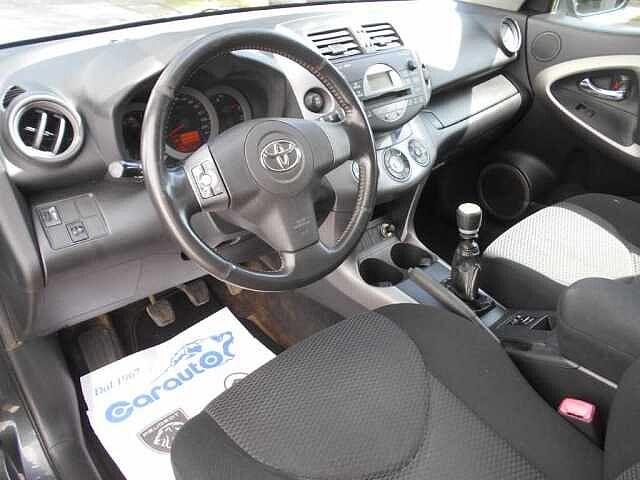 Toyota RAV4 2.2 D-4D 136 CV Sol
