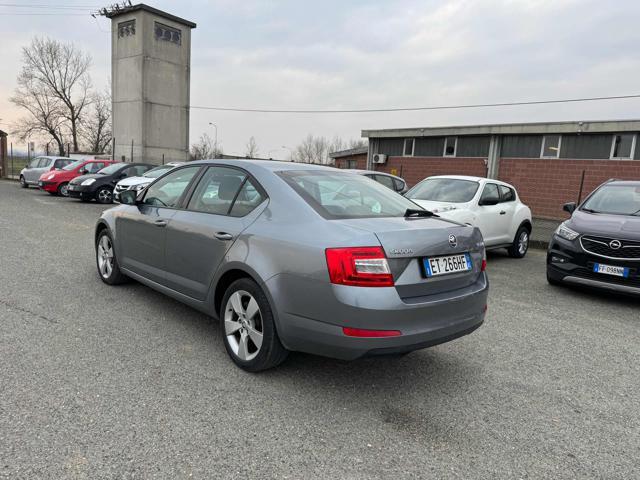 SKODA Octavia 1.6 TDI CR 105 CV DSG Elegance