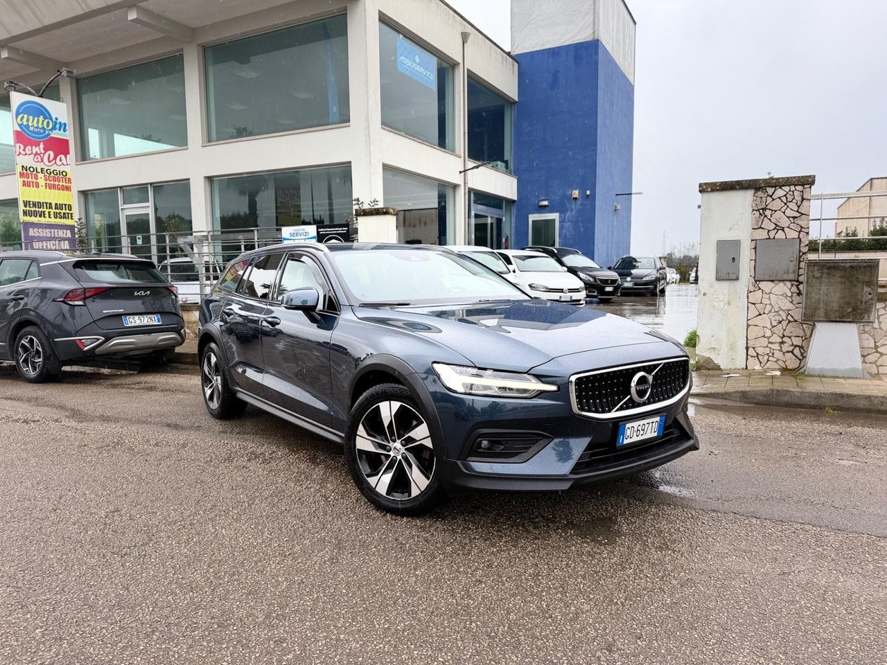 Volvo V60 Cross Country B4 (d) AWD Geartronic Business Pro