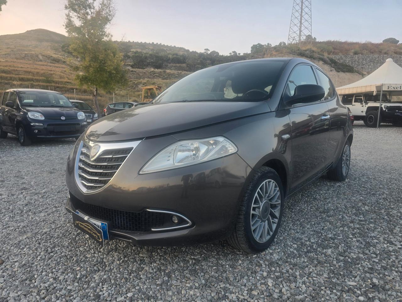 Lancia Ypsilon 1.2 69 CV 5 porte S&S Platinum