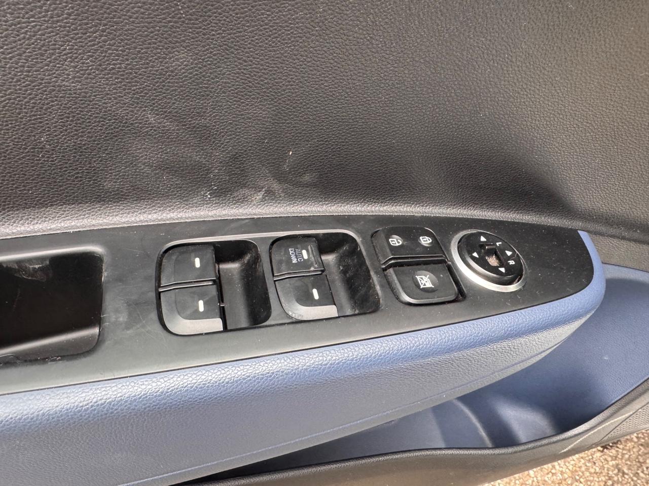 Hyundai i10 1.0 BENZ neopaten garanzia 12 mesi