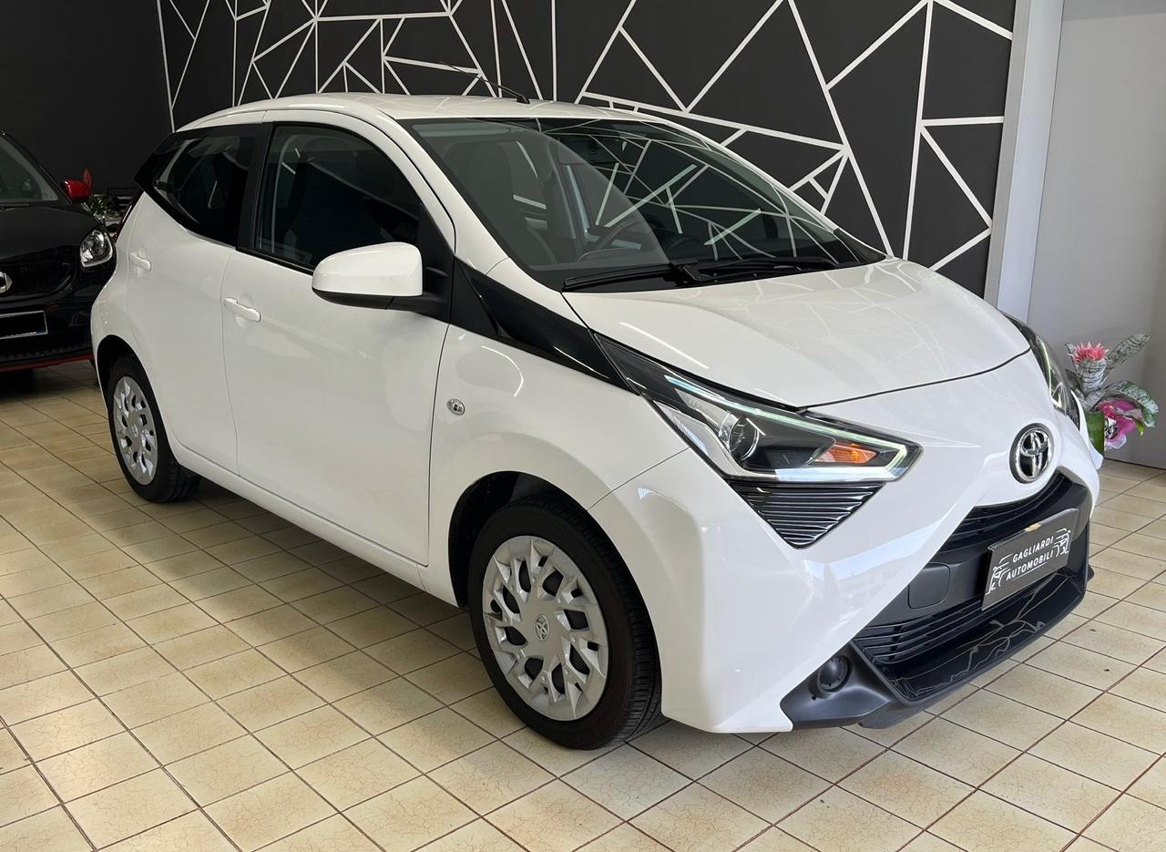 Toyota Aygo Connect 1.0 VVT-i 72 CV 5 porte x-cool