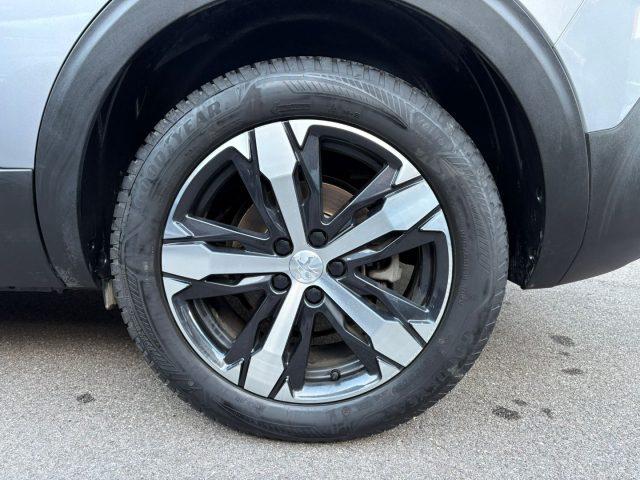 PEUGEOT 5008 Hybrid 136 e-DCS6 GT