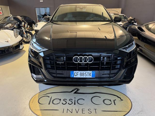 AUDI Q8 55 TFSI e quattro tiptronic S LINE