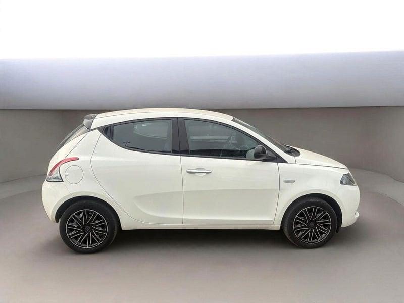 Lancia Ypsilon Ypsilon 1.0 firefly hybrid Gold s&s 70cv 5p.ti