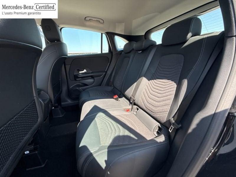 Mercedes-Benz GLA 180 D ADVANCED AUTO