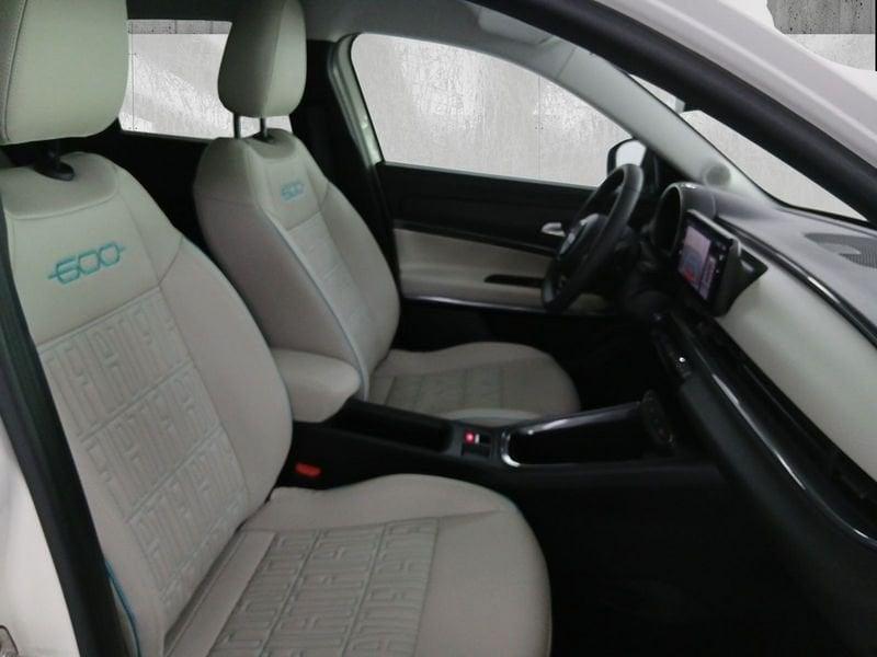 FIAT 600 1.2 hybrid La Prima 110cv auto