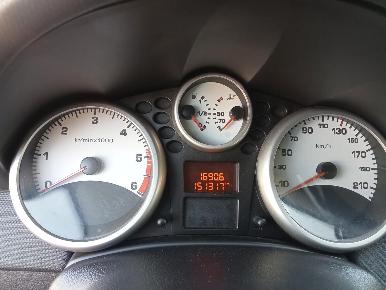 Peugeot 207 1.4 HDi 70CV 5p