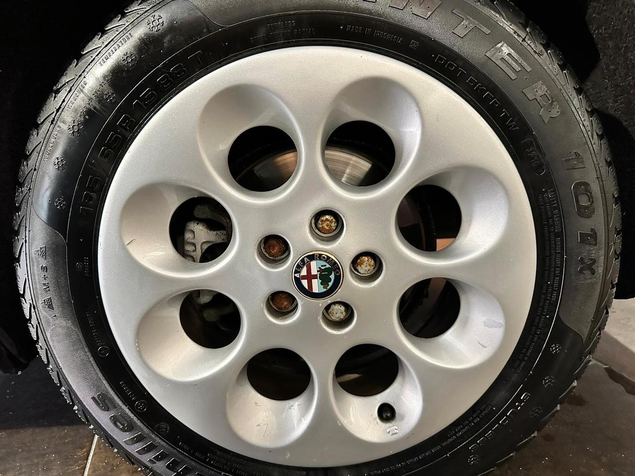 Alfa Romeo 156 2.0i 16V Twin Spark cat Distinctive