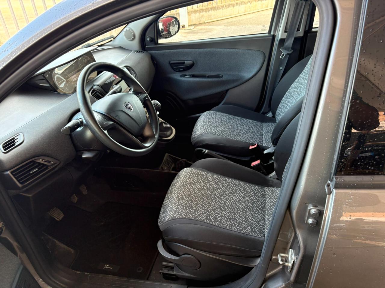 Lancia Ypsilon 1.2 69 CV 5 porte GPL Silver Plus