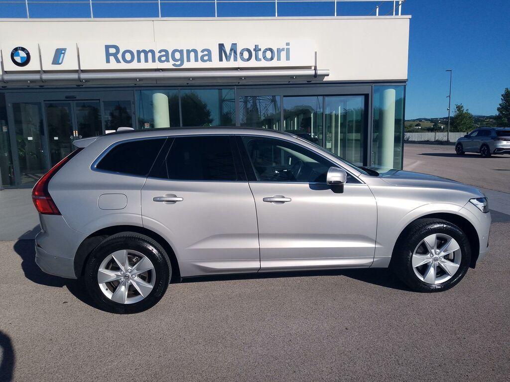 Volvo XC60 2.0 B4 Momentum AWD Auto