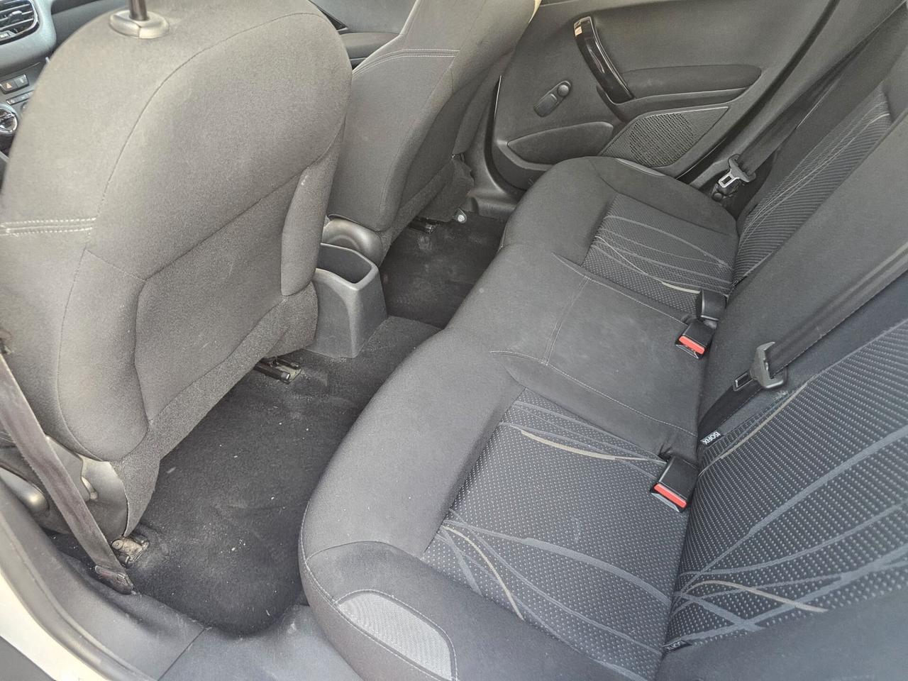 Peugeot 208 1.4 HDi 68 CV 5 porte Access