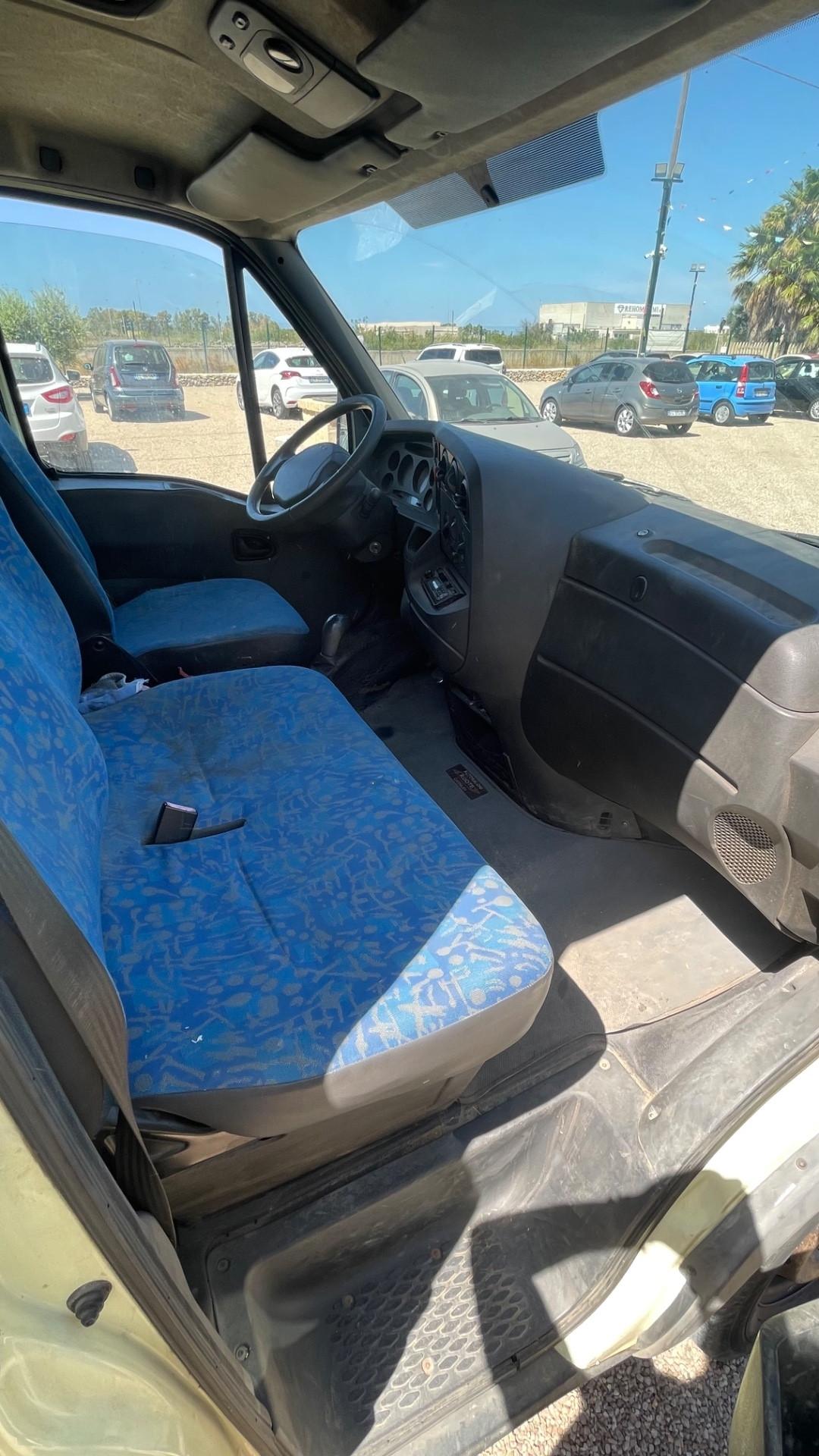 Iveco Daily 35S9 2.8 D PM Cabinato