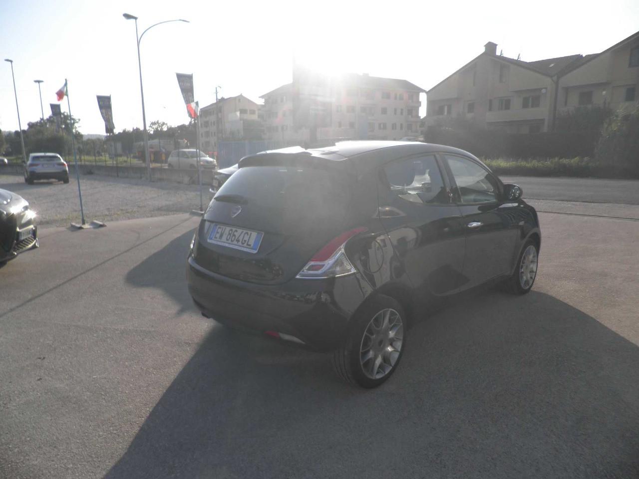 Lancia Ypsilon 5 Porte Ypsilon 1.2 8v Gold s&s 69cv E6