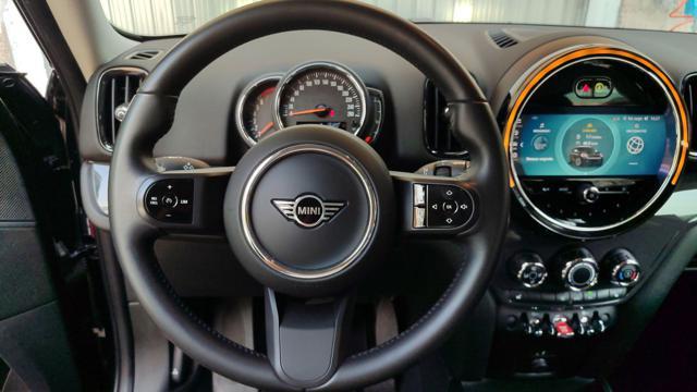 MINI Countryman One Autom LED-APPLE CARPLAY-NAVI-PDC-SED RISC